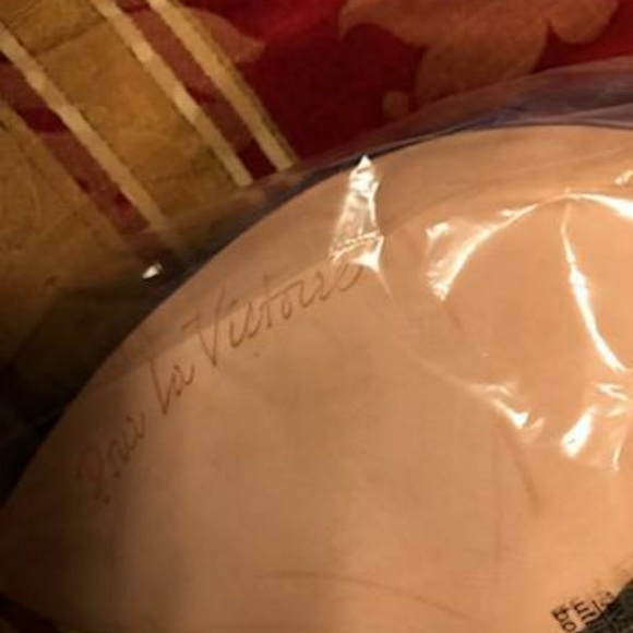 Shoes - Picture 7 of 7